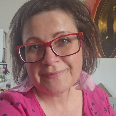 andreajandova.cz | Andrea Jandová | Intuitivní terapeutka a průvodkyně k podstatě Moto: „Jsem překladatelka zpráv od Tvé Duše. Provedu Tě cestou k Tvému skutečnému Já.“