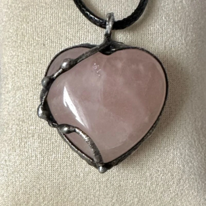 ateliermeduse.cz | Pavla Bajgarová | Ateliér Mé Duše – originální šperky s minerály