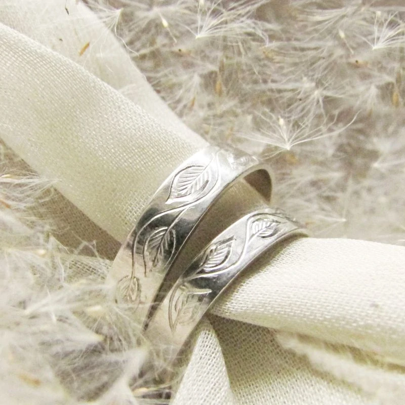 pitrunova.cz | Eva Pitrunová | Eva Pitrunová – autorské šperky, kterých se lidská ruka dotkla snad tisíckrát.