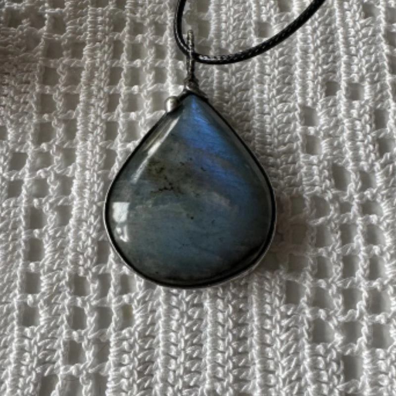 ateliermeduse.cz | Pavla Bajgarová | Ateliér Mé Duše – originální šperky s minerály