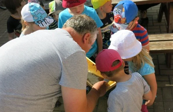 vcelarstvijindra.cz | Dagmar a Jiří Jindrovi | Včelařství Jindra - Obchod nejen pro včelaře