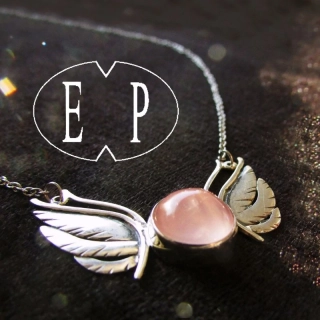 pitrunova.cz | Eva Pitrunová | Eva Pitrunová – autorské šperky, kterých se lidská ruka dotkla snad tisíckrát.